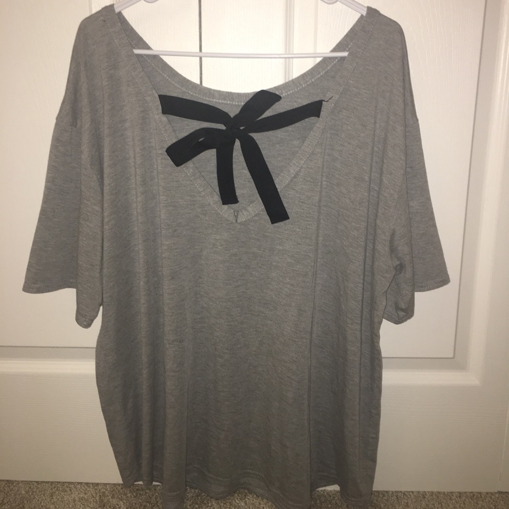 T-shirt with bow back